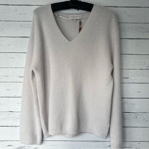 Bianco & Blu Alpaca Blend Light Gray V-neck Sweater
